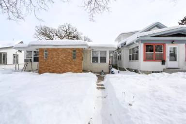 Main picture of 3327 39th Ave S