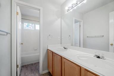 Main picture of 4229 Kingsburg Dr
