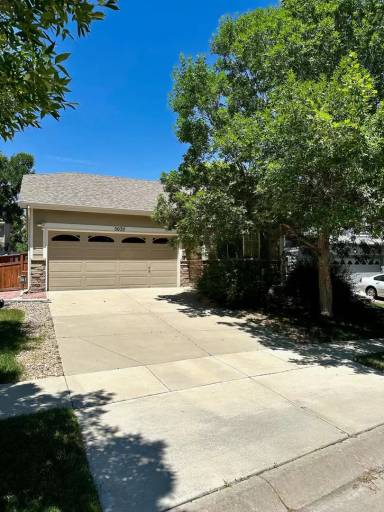 Main picture of 5037 Pelican St