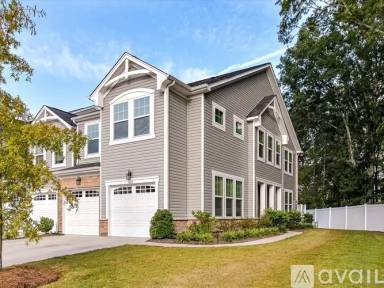 Main picture of 5661 De Vere Dr
