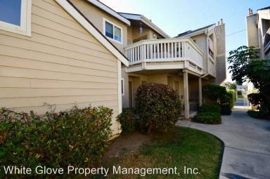 Main picture of 330 E Wilshire Ave