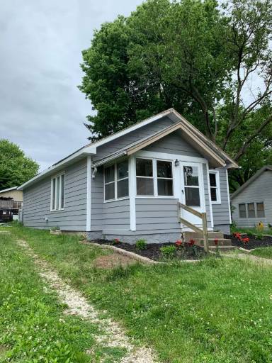 Main picture of 3904 8th Pl