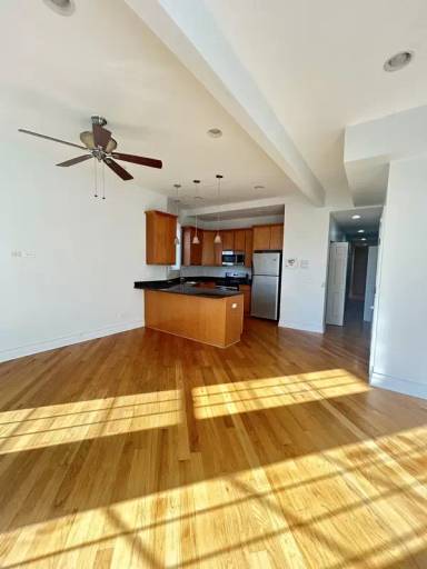 Main picture of 724 E 50th Pl