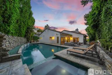 Main picture of 1655 N Crescent Heights Blvd