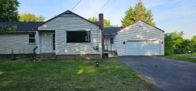 Main picture of 167 S Main St