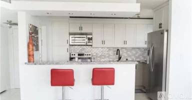 Main picture of 2741 Taft St