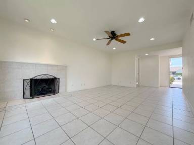 Main picture of 16689 Markham St