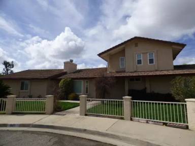 Main picture of 521 Vicki Pl