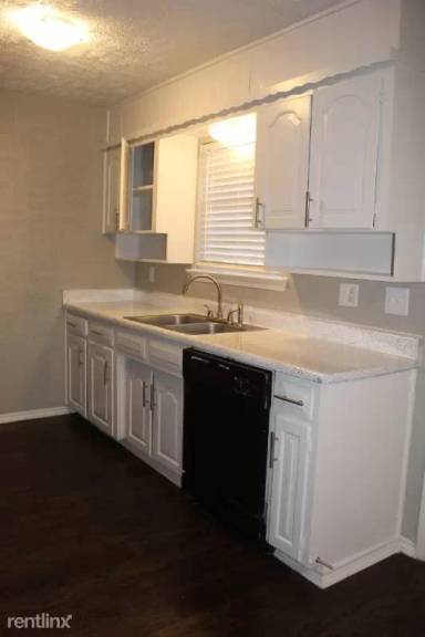 Main picture of 825 Norwood Dr