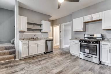 Main picture of 202 Meredith St