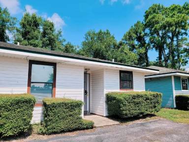 Main picture of 521 S 61st Ave