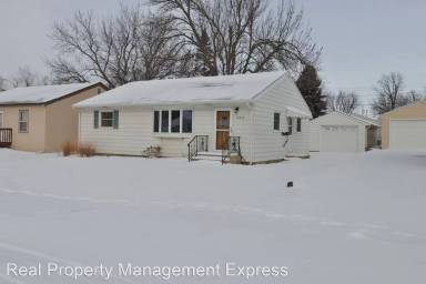 Main picture of 2912 E 14th St