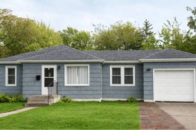 Main picture of 7011 Penn Ave S