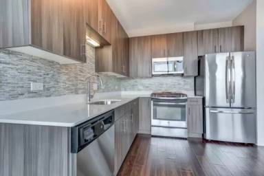 Main picture of 1749 W Chicago Ave