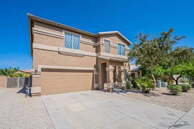 Main picture of 363 E Saddle Way