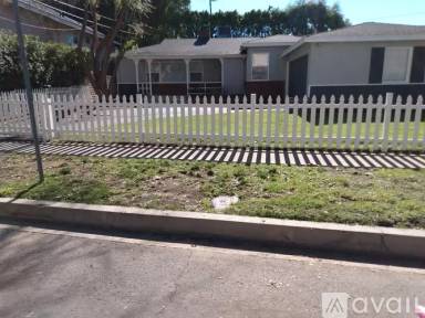 Main picture of 16150 Moorpark St