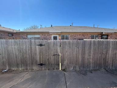 Main picture of 2117 S Loop 289