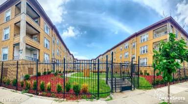 Main picture of 4622 S Lake Park Ave