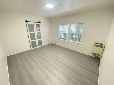 Main picture of 5918 Genoa St