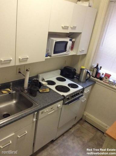 Main picture of 1669 Commonwealth Ave