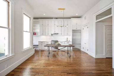 Main picture of 447 Hayes St