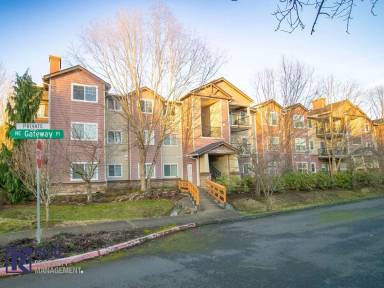 Main picture of 10664 NE Holly St