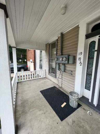 Main picture of 19 N Spring St