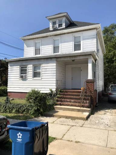 Main picture of 3 Courtland St