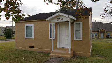 Main picture of 309 W Dewey Ave