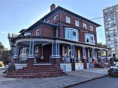Main picture of 1316 N West St