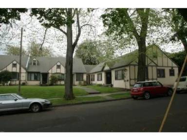 Main picture of 2515 NE 9th Ave