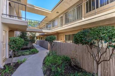 Main picture of 3910 Emerald St