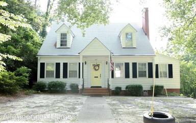 Main picture of 323 Woodcrest Rd