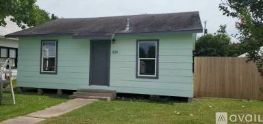 Main picture of 309 W Dallas Ave