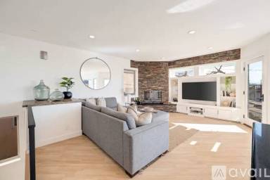 Main picture of 223 Seaview St