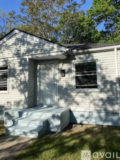 Main picture of 18500 Bloom St