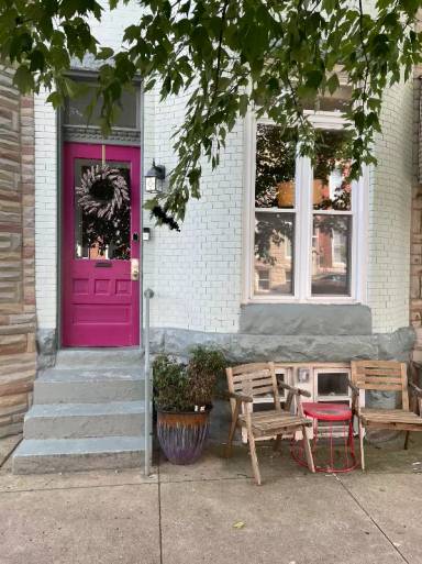 Main picture of 835 Wellington St