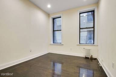 Main picture of 209 E 10th St
