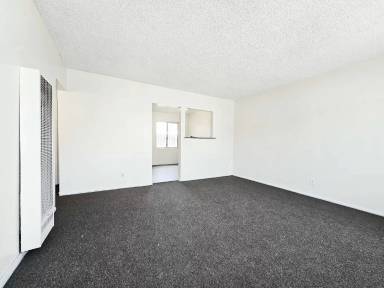 Main picture of 231 E 89th St