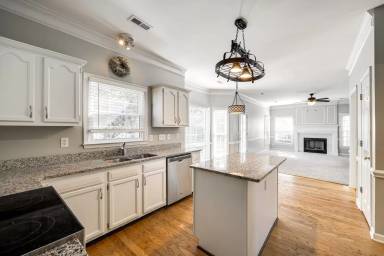 Main picture of 8530 Walsham Dr
