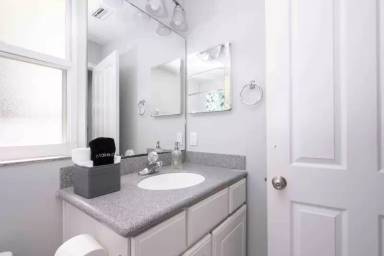 Main picture of 111 NW 24th St