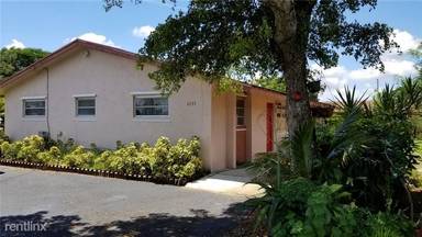 Main picture of 4235 SW 62nd Ave