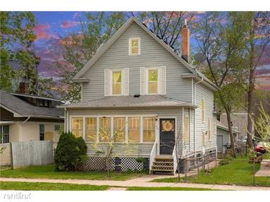 Main picture of 448 Thomas Ave