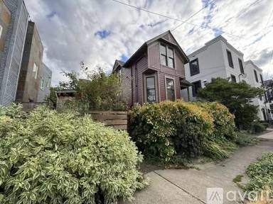 Main picture of 1120 SE Lincoln St