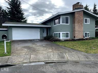 Main picture of 2617 NE 18th St