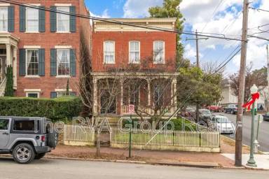 Main picture of 2201 E Broad St