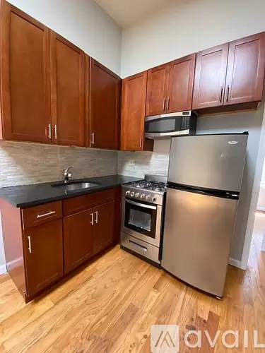 Main picture of 353 Grove St