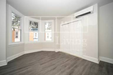 Main picture of 2835 N Ringgold St