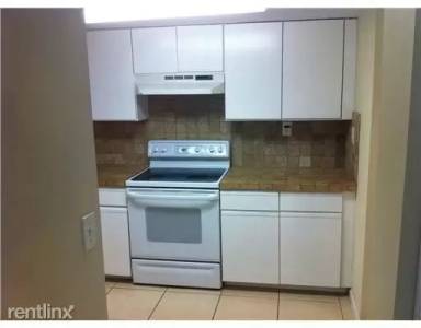 Main picture of 826 NW 91st Ter