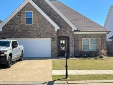 Main picture of 18 Jacquelyn Dr